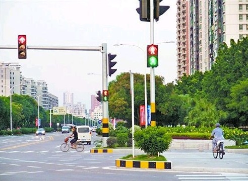 大連交通信號燈已經(jīng)全面啟用無線3G控制技術(shù)