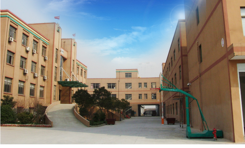 在2013新春佳節(jié)之際，華路德祝各位事業(yè)順利，家庭幸福！