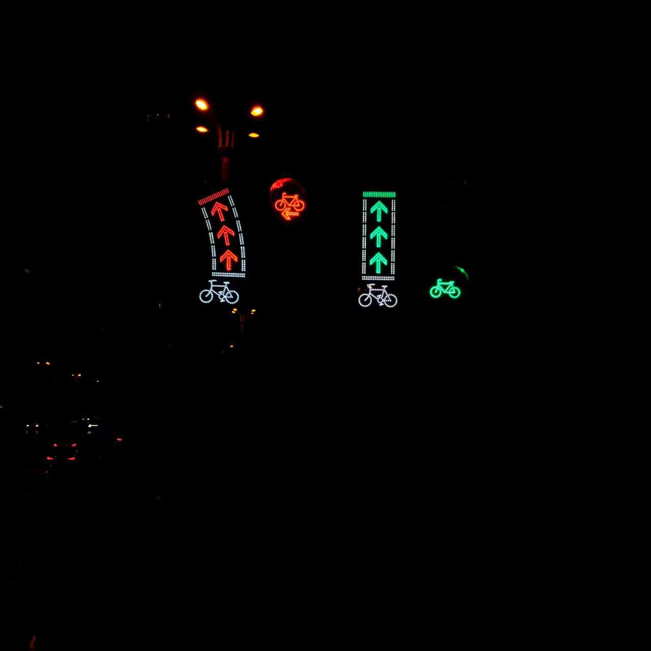 非機(jī)動(dòng)車LED導(dǎo)向指引牌