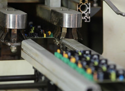 華路德電子車間