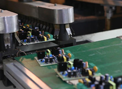 華路德電子車間